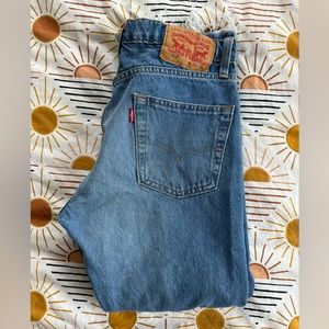 Levi’s 513 medium wash distressed 30x25 (cut-off/capris)